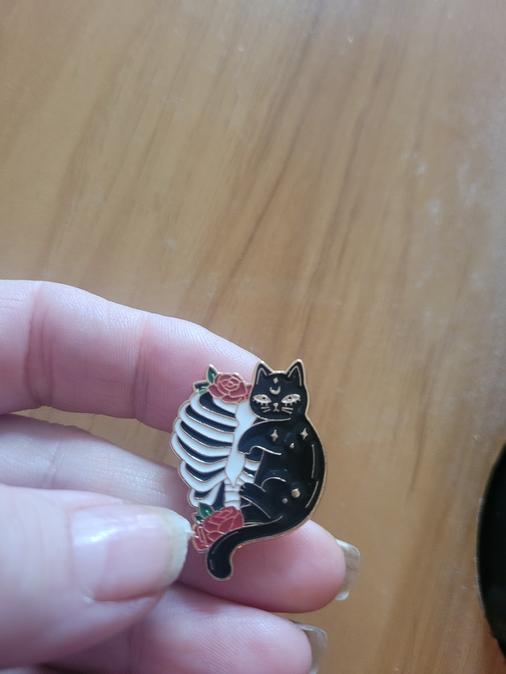 👻BUY 1 GET 1 FREE👻Black Cat Skeleton Enamel Pin with Red Roses - Unbranded